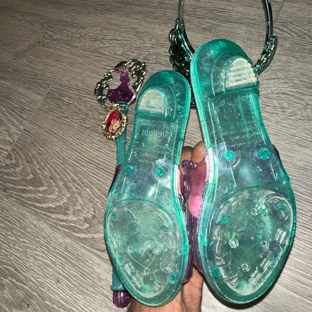 Disney Princess Ariel Girls Dress Up Tiara Crown Shoes Staff Rod Wand Ages 1-4 - Picture 9 of 9